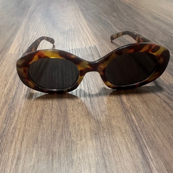 Tortoise Shell Sunglasses - Picture 5 of 5